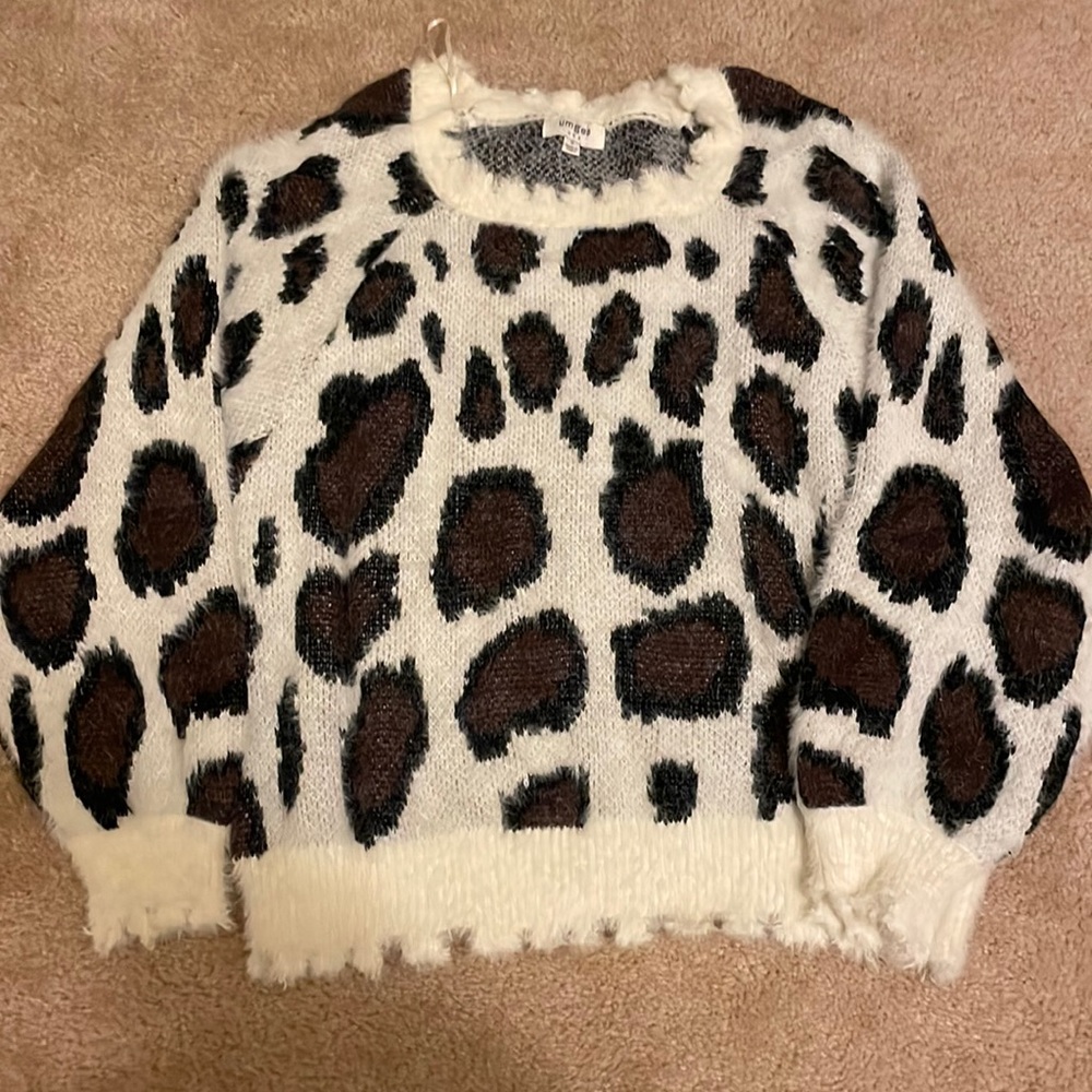 Umgee Animal Print Sweater size small